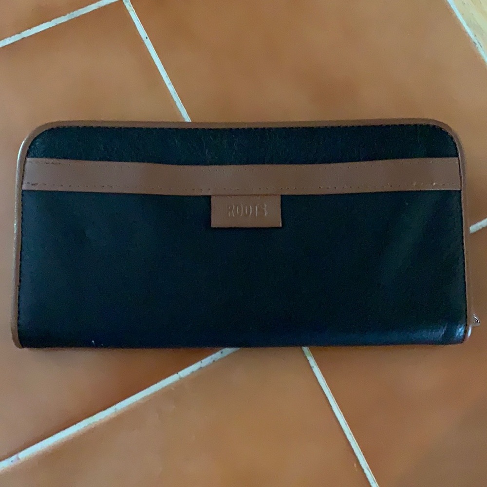Roots wallet